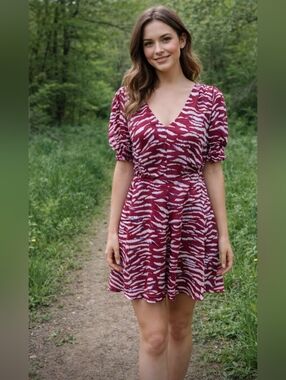 Vince Camuto Red White Zebra Print V-Neck Puff Sleeve Mini Dress NWOT Size 6